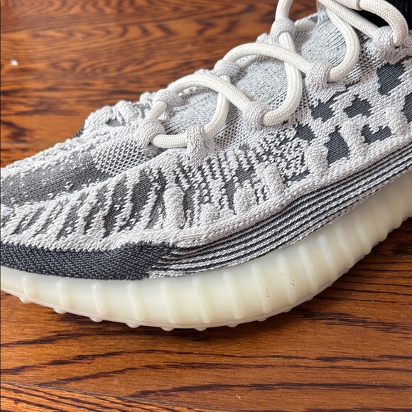 YEEZY YZY 250 V2 CMPCT Knit Men’s size: 11 gently worn - Picture 5 of 7